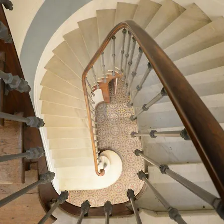 La Maison De L' Ambassadeur