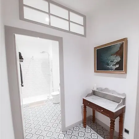 La Maison De L' Ambassadeur 2*