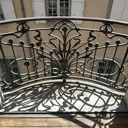 לינה וארוחת בוקר La Maison De L' Ambassadeur 4*