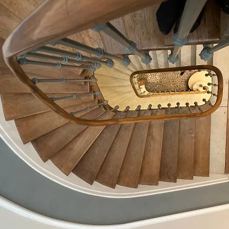 La Maison De L' Ambassadeur Bed & Breakfast 2*