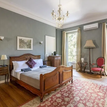La Maison De L' Ambassadeur Bed & Breakfast
