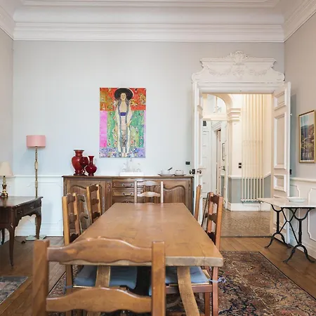 La Maison De L' Ambassadeur