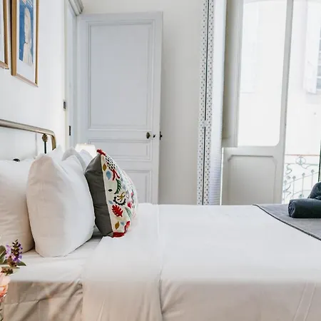 Bed & Breakfast La Maison De L' Ambassadeur 2*