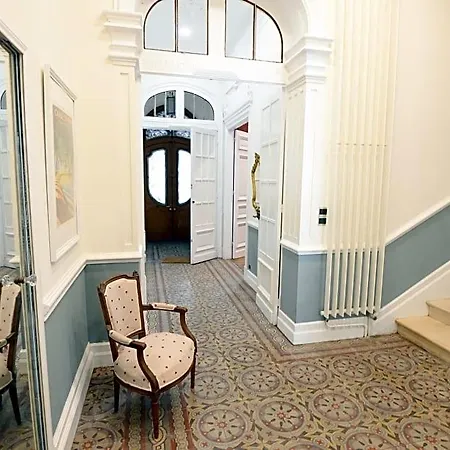 לינה וארוחת בוקר La Maison De L' Ambassadeur
