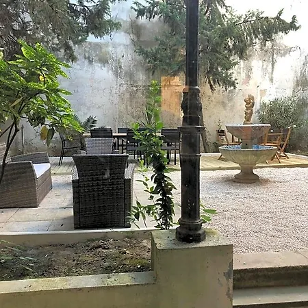 La Maison De L' Ambassadeur לינה וארוחת בוקר