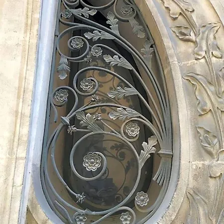 La Maison De L' Ambassadeur Oda ve Kahvaltı 4*