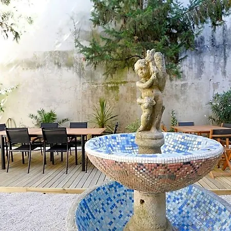 La Maison De L' Ambassadeur Bed & Breakfast