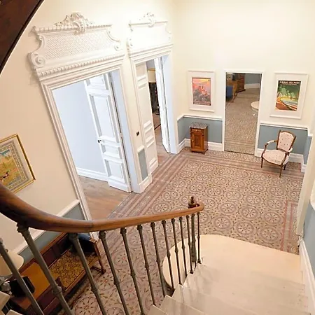 לינה וארוחת בוקר La Maison De L' Ambassadeur