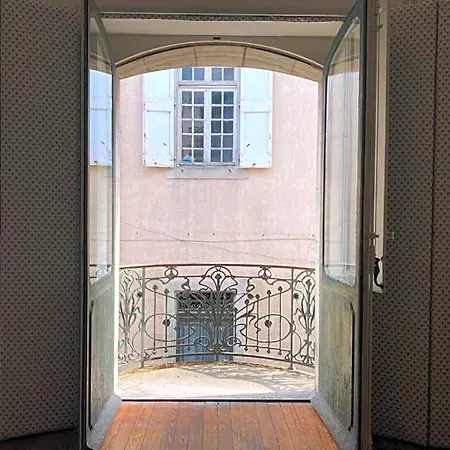 La Maison De L' Ambassadeur 4* קרקסון